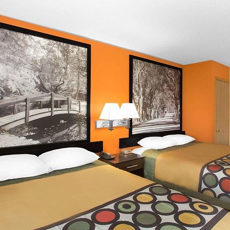 ซูเปอร์ 8 บาย วินด์แฮม คลีฟ/เวสต์ เดอมอยต์ Motel Clive ภายนอก รูปภาพ