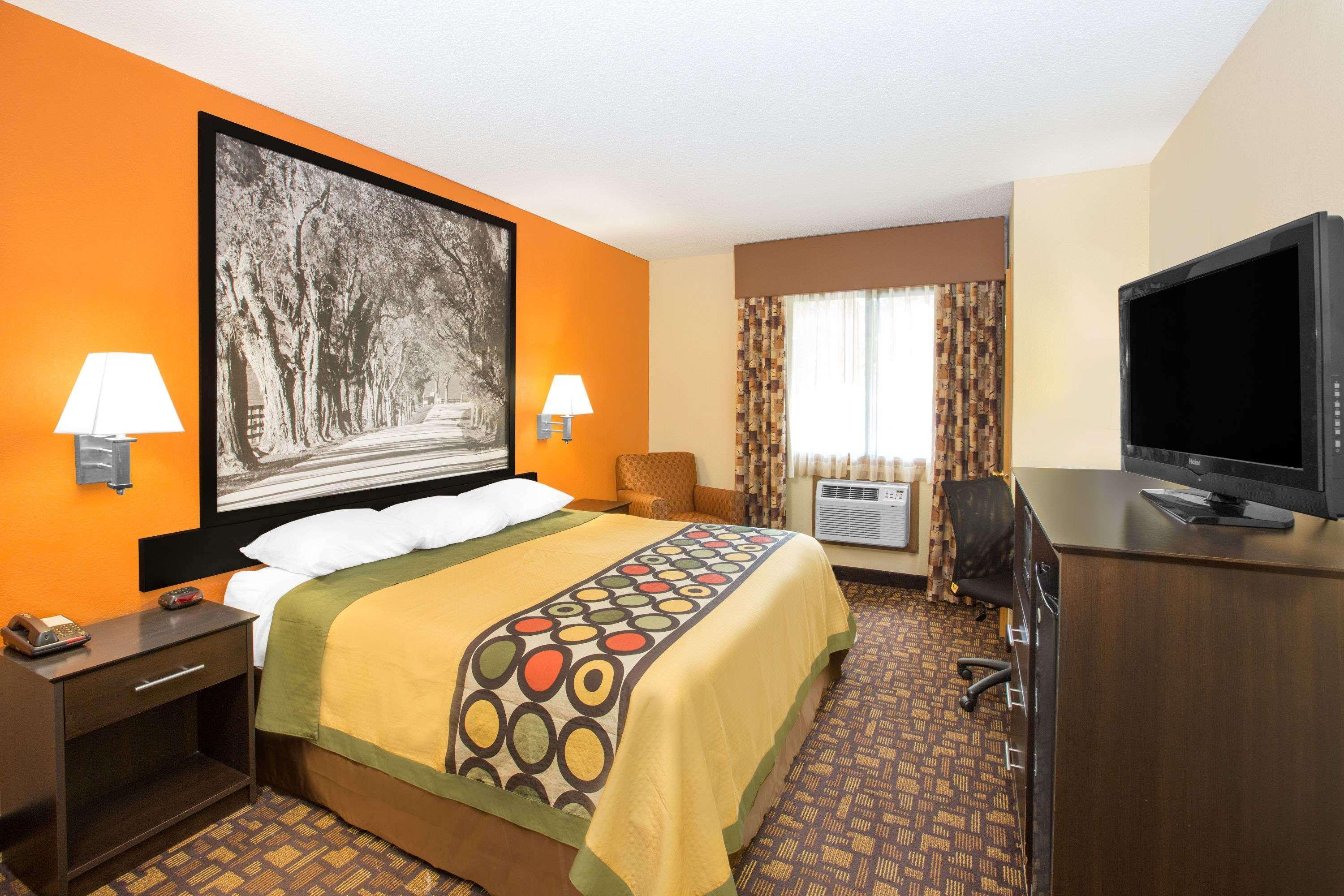 ซูเปอร์ 8 บาย วินด์แฮม คลีฟ/เวสต์ เดอมอยต์ Motel Clive ภายนอก รูปภาพ