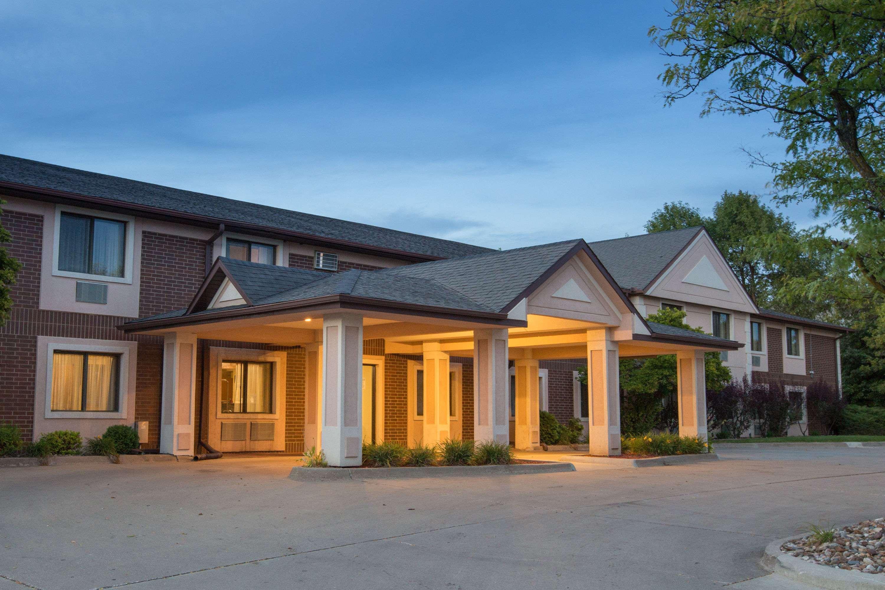 ซูเปอร์ 8 บาย วินด์แฮม คลีฟ/เวสต์ เดอมอยต์ Motel Clive ภายนอก รูปภาพ