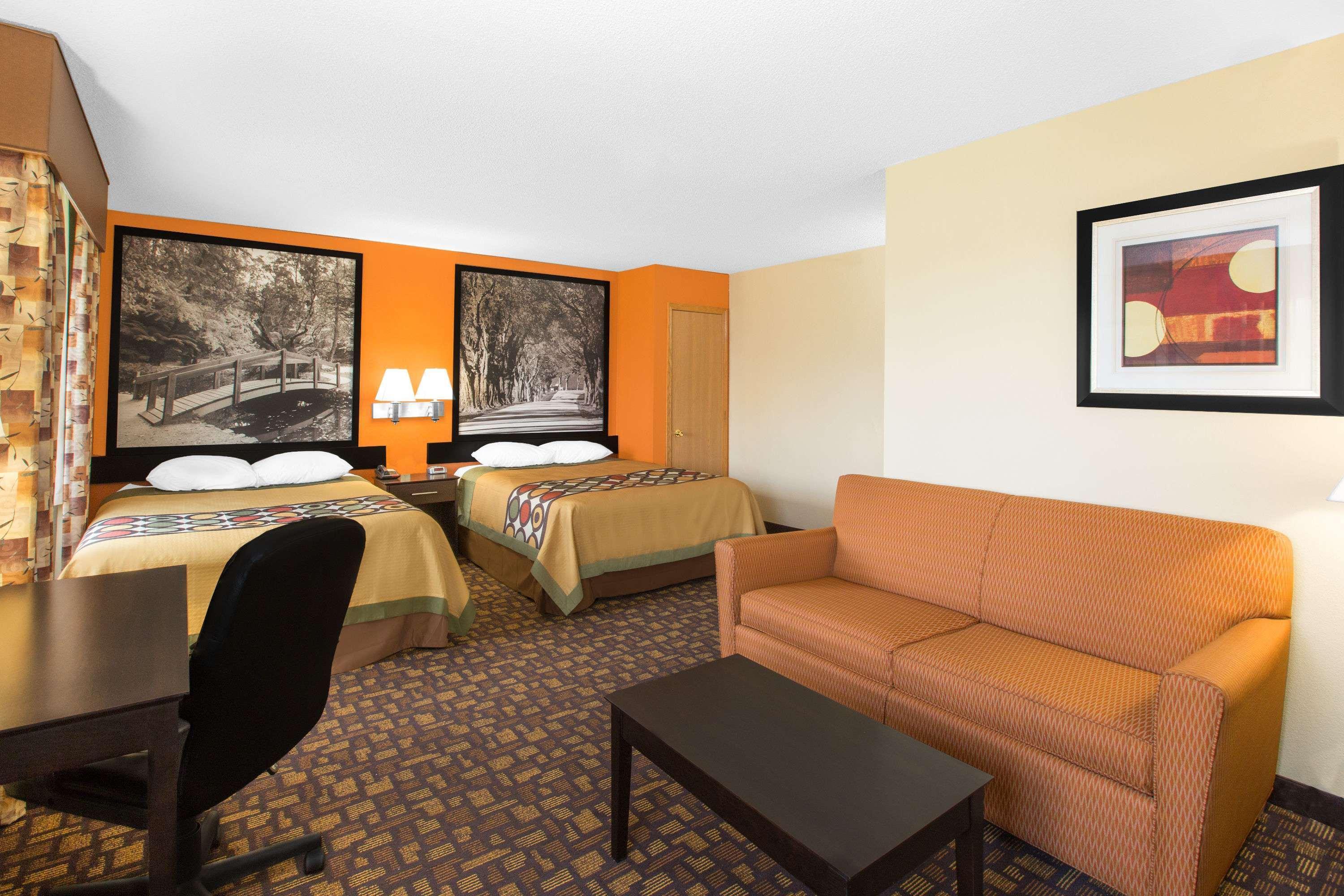 ซูเปอร์ 8 บาย วินด์แฮม คลีฟ/เวสต์ เดอมอยต์ Motel Clive ภายนอก รูปภาพ