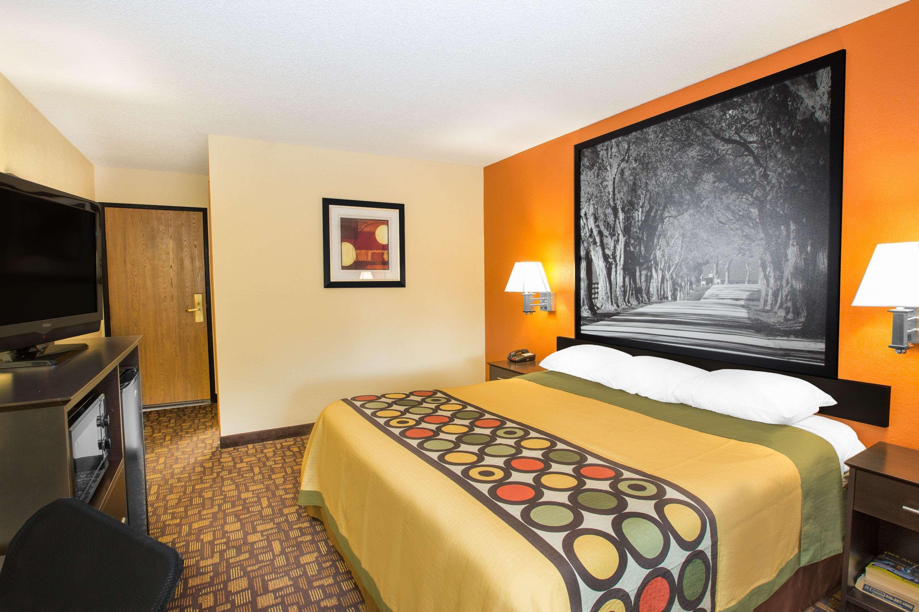 ซูเปอร์ 8 บาย วินด์แฮม คลีฟ/เวสต์ เดอมอยต์ Motel Clive ภายนอก รูปภาพ
