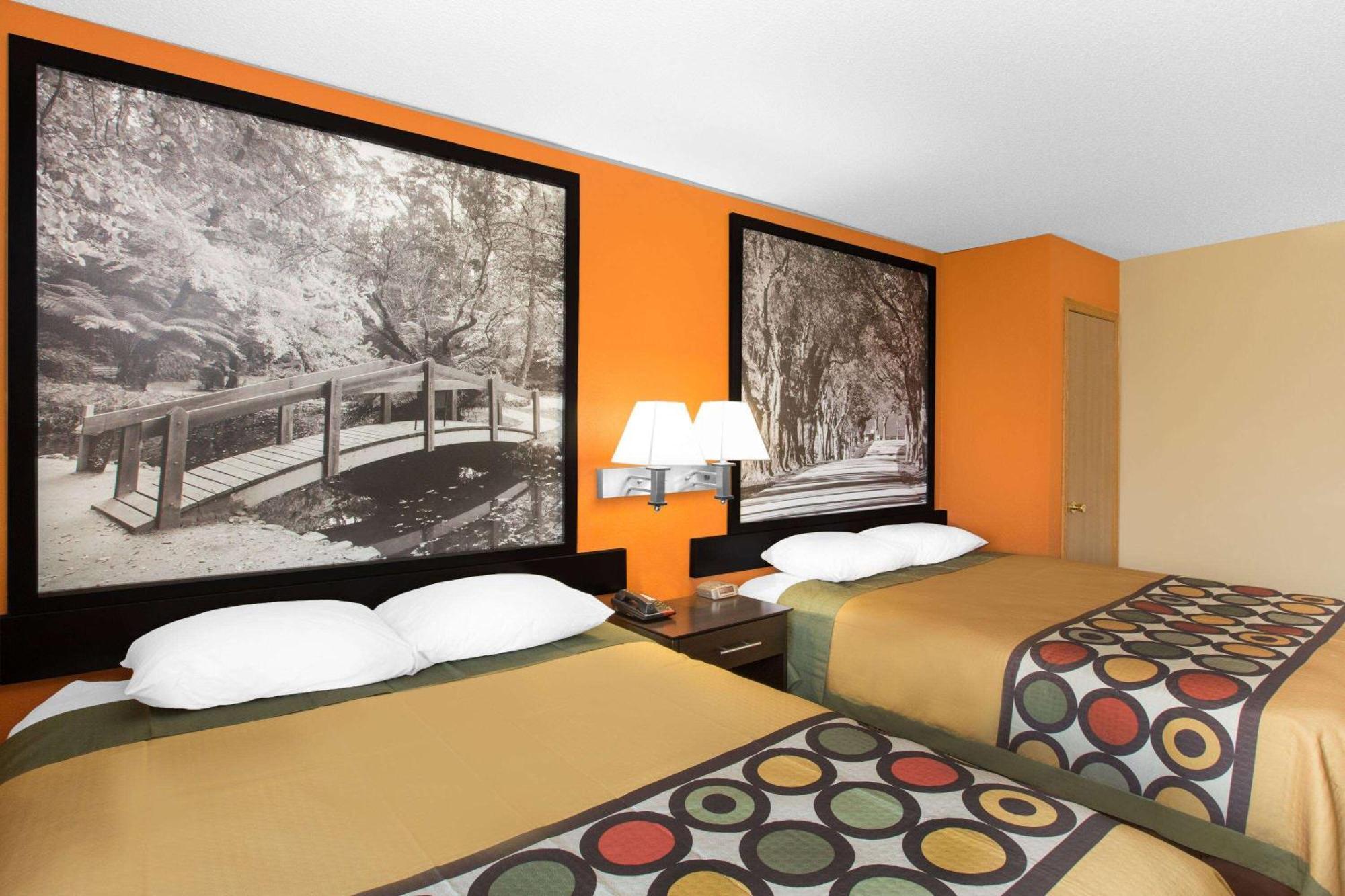 ซูเปอร์ 8 บาย วินด์แฮม คลีฟ/เวสต์ เดอมอยต์ Motel Clive ภายนอก รูปภาพ