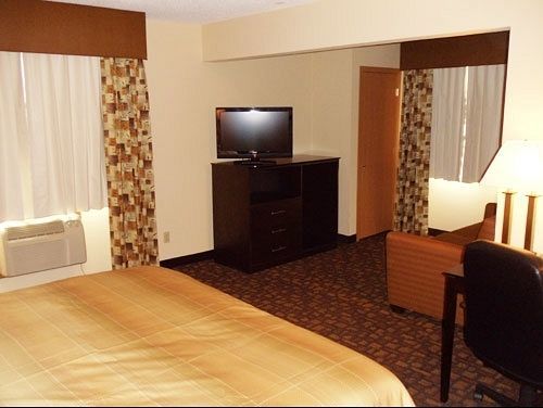 ซูเปอร์ 8 บาย วินด์แฮม คลีฟ/เวสต์ เดอมอยต์ Motel Clive ภายนอก รูปภาพ