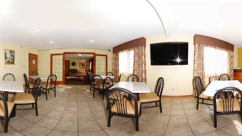 ซูเปอร์ 8 บาย วินด์แฮม คลีฟ/เวสต์ เดอมอยต์ Motel Clive ภายนอก รูปภาพ